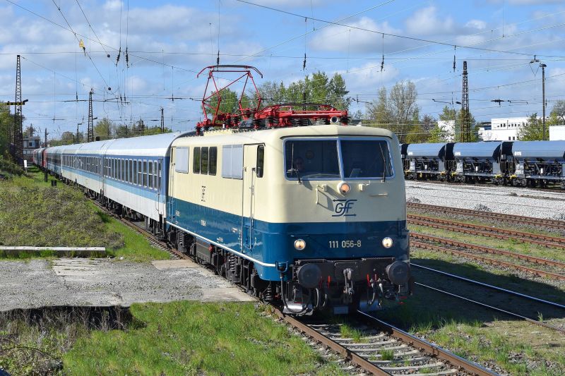 InterRegio von links vorne