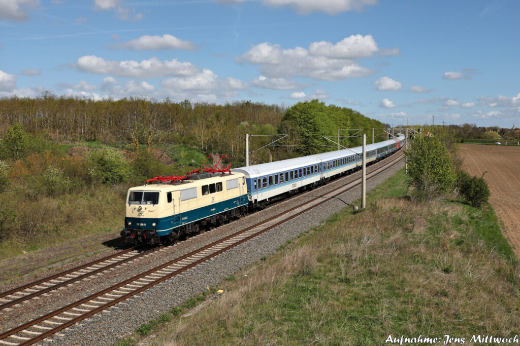 InterRegio von vorne rechts