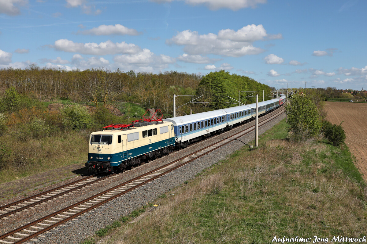 InterRegio von vorne rechts
